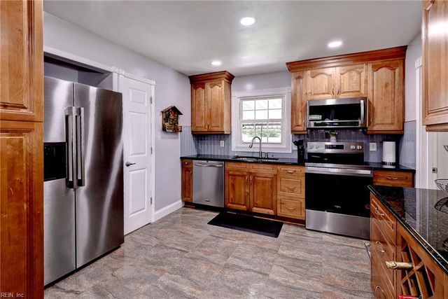 212 Picard DR, Newport News, VA 23602