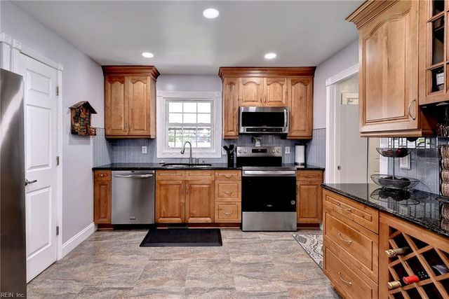 212 Picard DR, Newport News, VA 23602