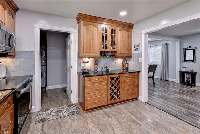 212 Picard DR, Newport News, VA 23602