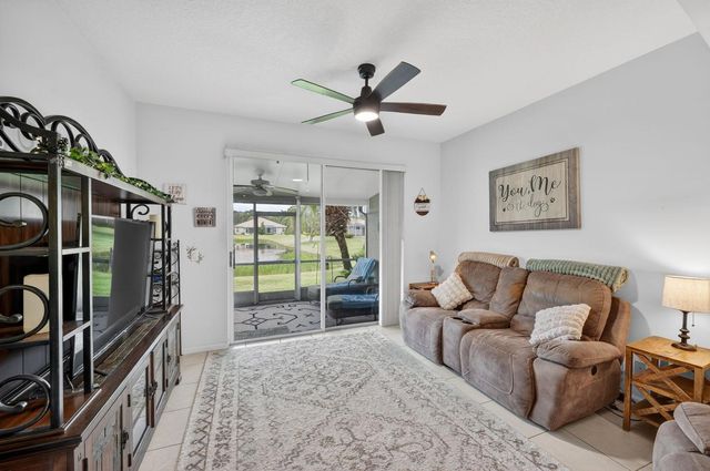 9572 N Crescent View Dr Drive N, Boynton Beach, FL 33437