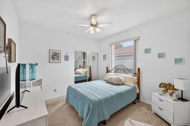 9572 N Crescent View Dr Drive N, Boynton Beach, FL 33437