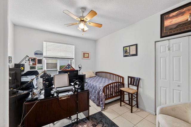 9572 N Crescent View Dr Drive N, Boynton Beach, FL 33437