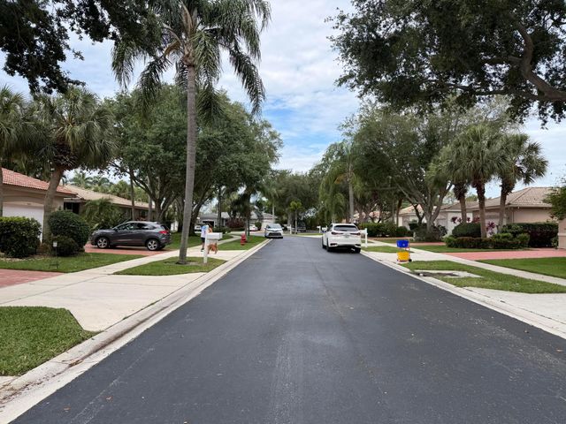 9572 N Crescent View Dr Drive N, Boynton Beach, FL 33437