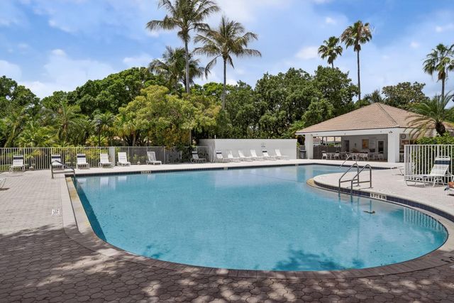 9572 N Crescent View Dr Drive N, Boynton Beach, FL 33437