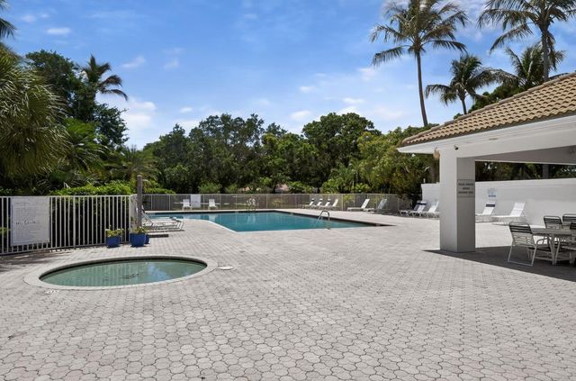 9572 N Crescent View Dr Drive N, Boynton Beach, FL 33437