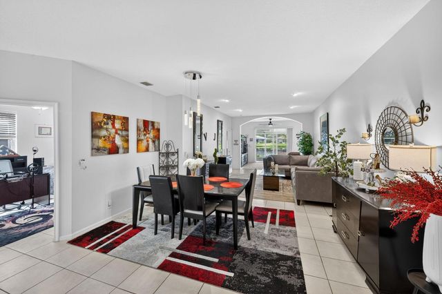 9572 N Crescent View Dr Drive N, Boynton Beach, FL 33437