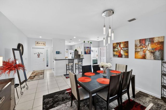 9572 N Crescent View Dr Drive N, Boynton Beach, FL 33437