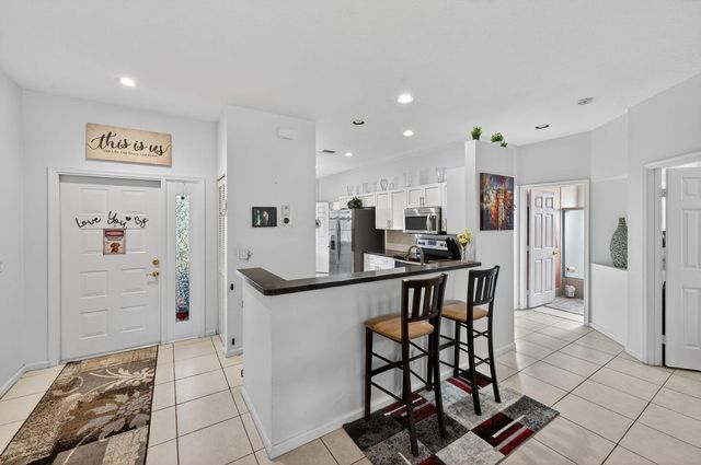 9572 N Crescent View Dr Drive N, Boynton Beach, FL 33437