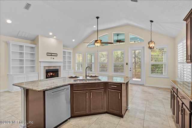 1201 E REDROCK RIDGE Avenue, St. Johns, FL 32259