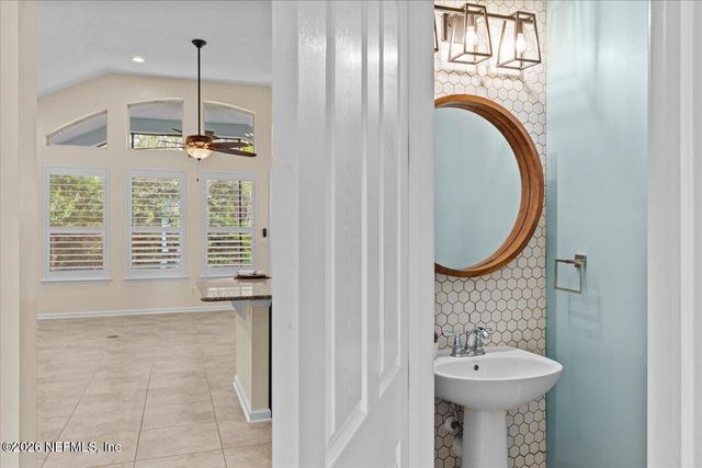 1201 E REDROCK RIDGE Avenue, St. Johns, FL 32259