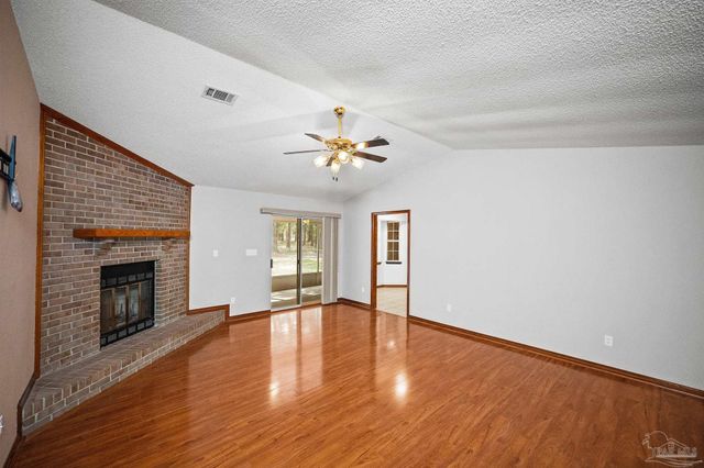 5621 Cardiman St, Milton, FL 32583