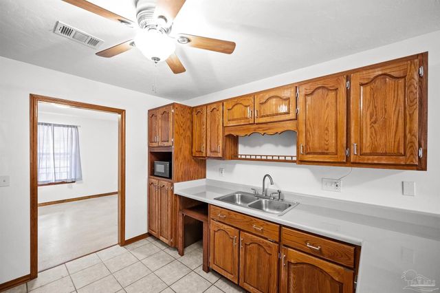 5621 Cardiman St, Milton, FL 32583