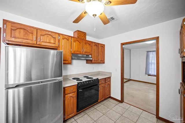 5621 Cardiman St, Milton, FL 32583