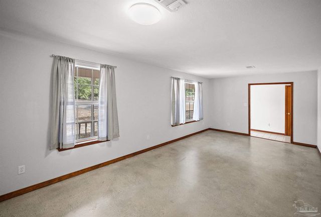 5621 Cardiman St, Milton, FL 32583