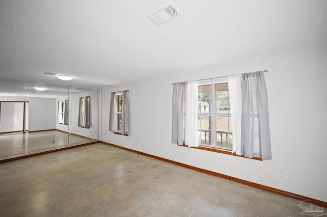 5621 Cardiman St, Milton, FL 32583