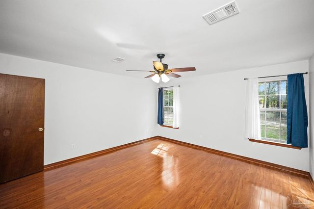 5621 Cardiman St, Milton, FL 32583