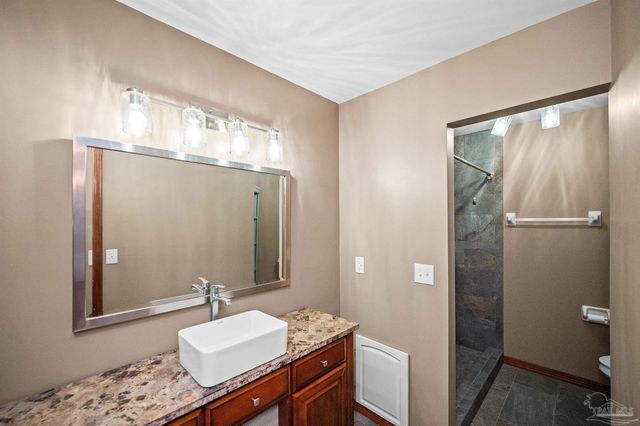 5621 Cardiman St, Milton, FL 32583