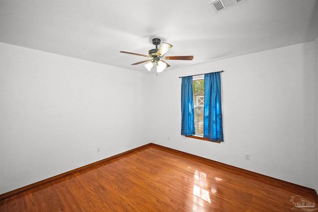 5621 Cardiman St, Milton, FL 32583