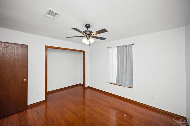 5621 Cardiman St, Milton, FL 32583