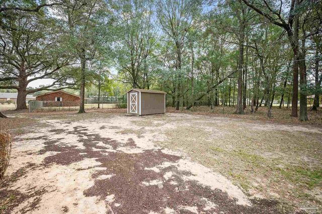 5621 Cardiman St, Milton, FL 32583