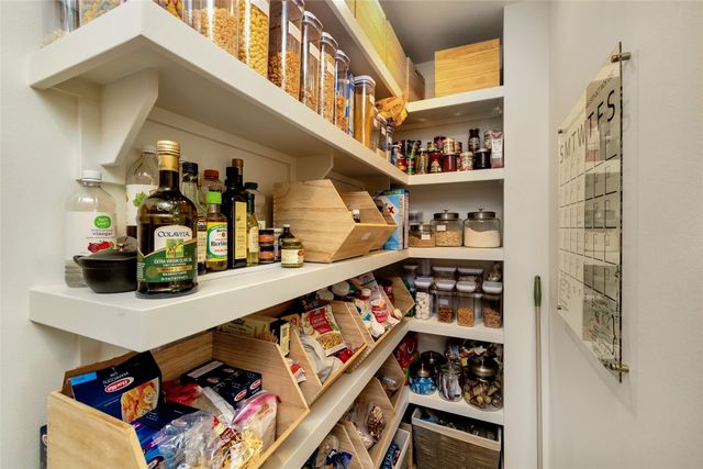 870 Augusta Court, Waukee, IA 50263