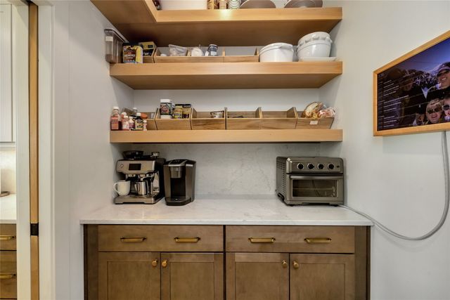 870 Augusta Court, Waukee, IA 50263