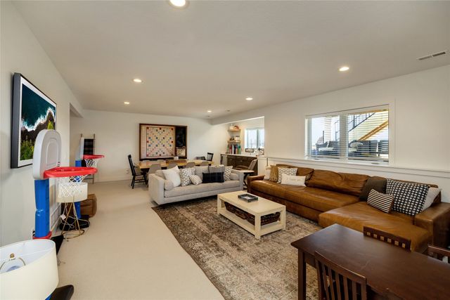 870 Augusta Court, Waukee, IA 50263