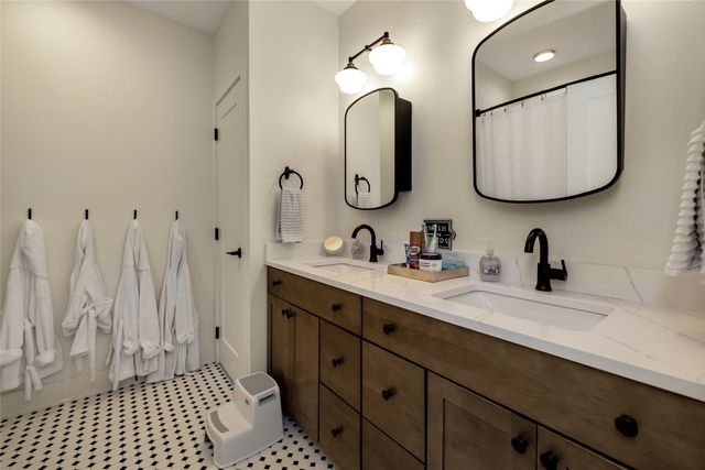 870 Augusta Court, Waukee, IA 50263