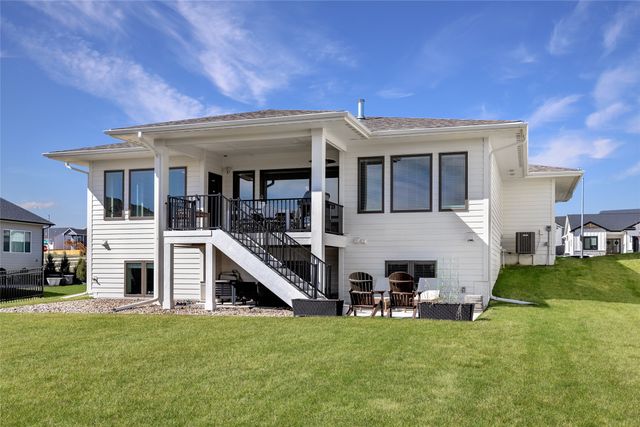 870 Augusta Court, Waukee, IA 50263