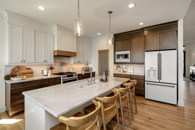 870 Augusta Court, Waukee, IA 50263