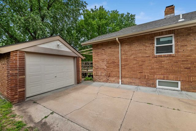 1519 S Martinson, Wichita, KS 67213
