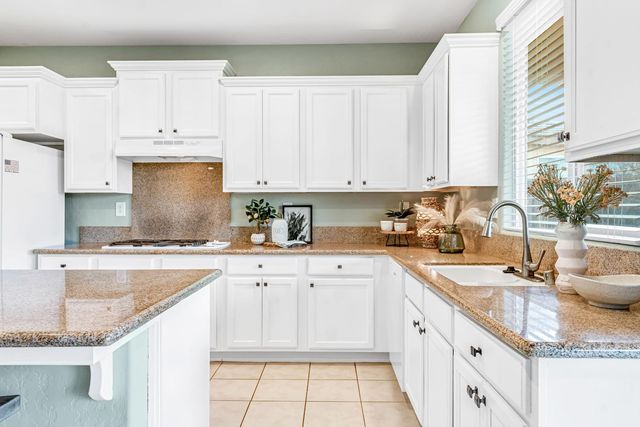 2986 Mary Ave, Sanger, CA 93657