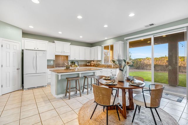 2986 Mary Ave, Sanger, CA 93657