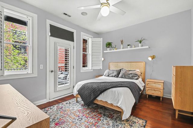 2222 W Belmont Avenue 202, Chicago, IL 60618