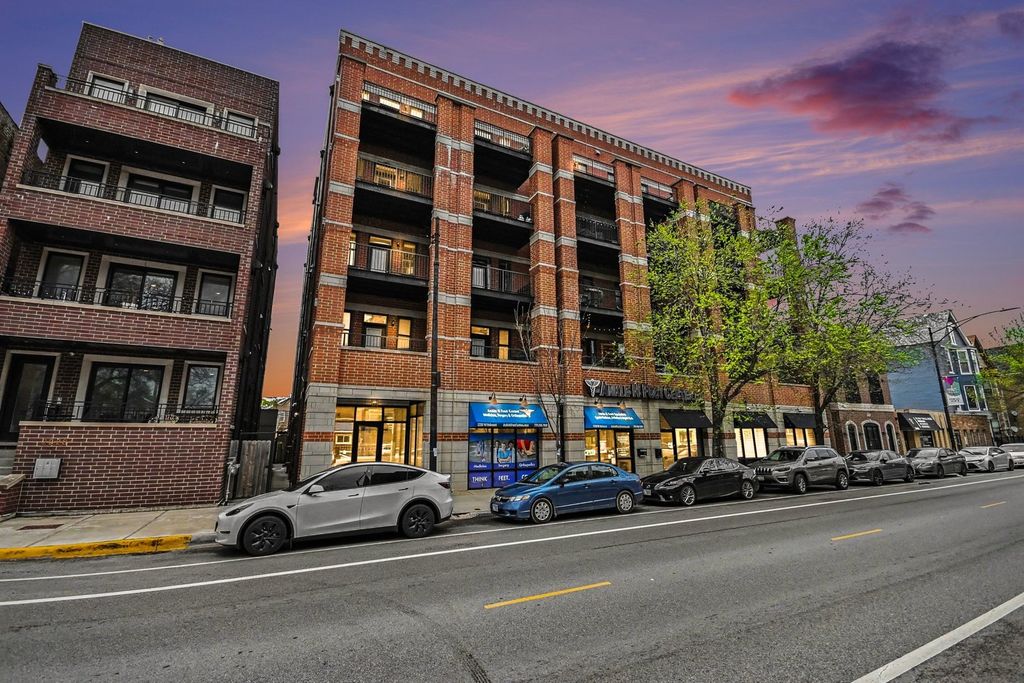 2222 W Belmont Avenue 202, Chicago, IL 60618