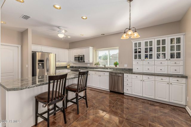 4750 W SADDLEHORN Road, Phoenix, AZ 85083