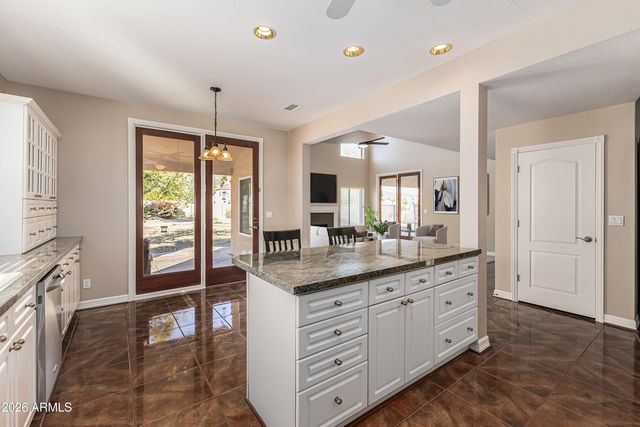 4750 W SADDLEHORN Road, Phoenix, AZ 85083