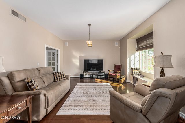 4750 W SADDLEHORN Road, Phoenix, AZ 85083