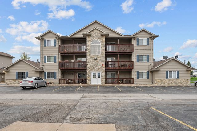 117 E PRICE Street 203, Eldridge, IA 52748