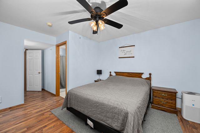 117 E PRICE Street 203, Eldridge, IA 52748