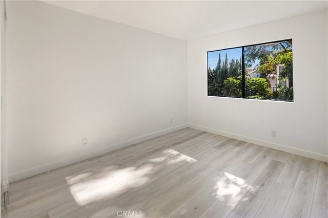 9144 Burnet 31, North Hills, CA 91343