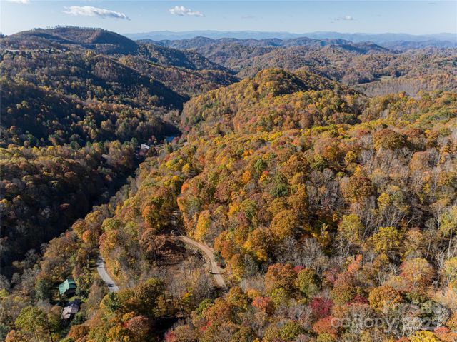 334 Foxden Road, Mars Hill, NC 28754