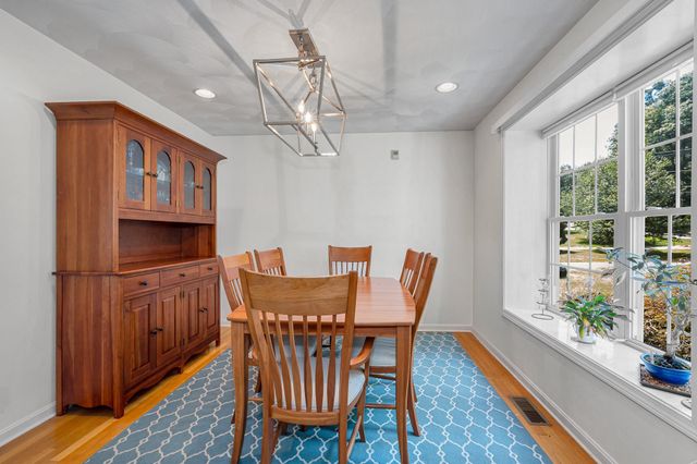 770 Mammoth Road, Pelham, NH 03076