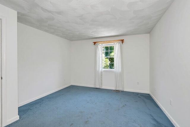 770 Mammoth Road, Pelham, NH 03076