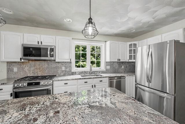 770 Mammoth Road, Pelham, NH 03076