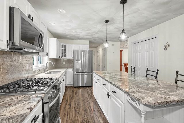 770 Mammoth Road, Pelham, NH 03076