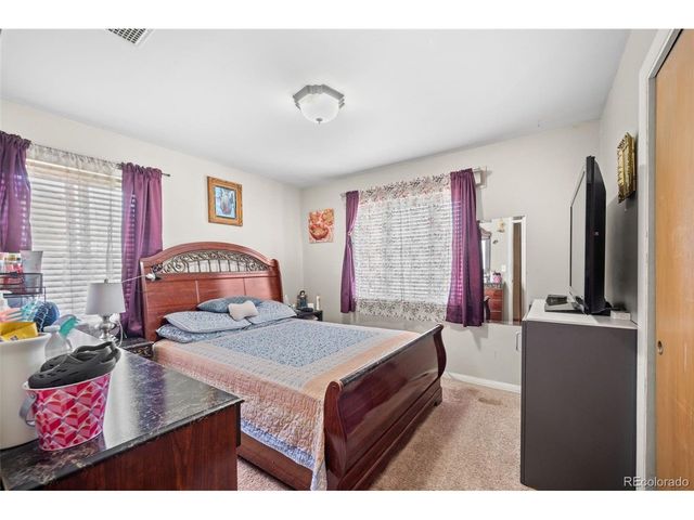2351 Jamaica St, Aurora, CO 80010