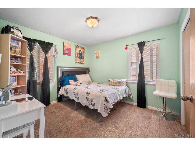 2351 Jamaica St, Aurora, CO 80010