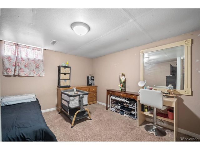 2351 Jamaica St, Aurora, CO 80010