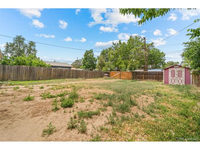 2351 Jamaica St, Aurora, CO 80010